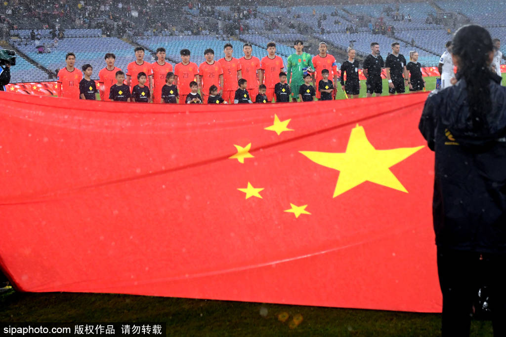 王钰栋的助攻梦：边路传中后的险情分析